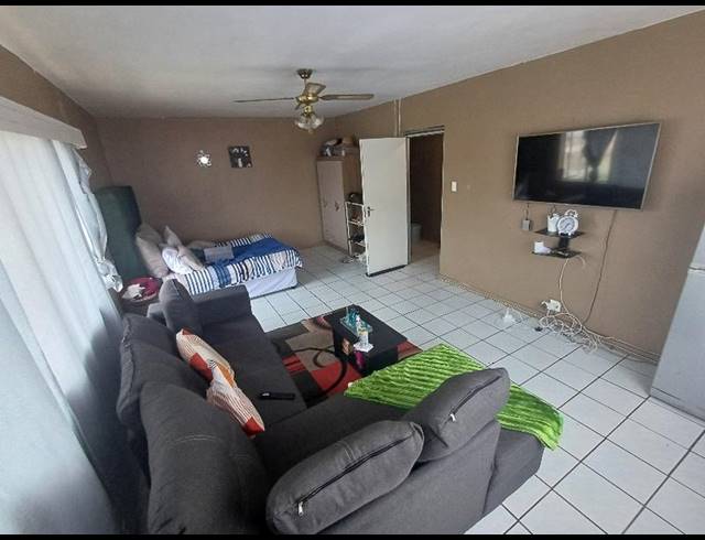 2 BEDROOM APARTMENT FOR SALE IN SYDENHAM